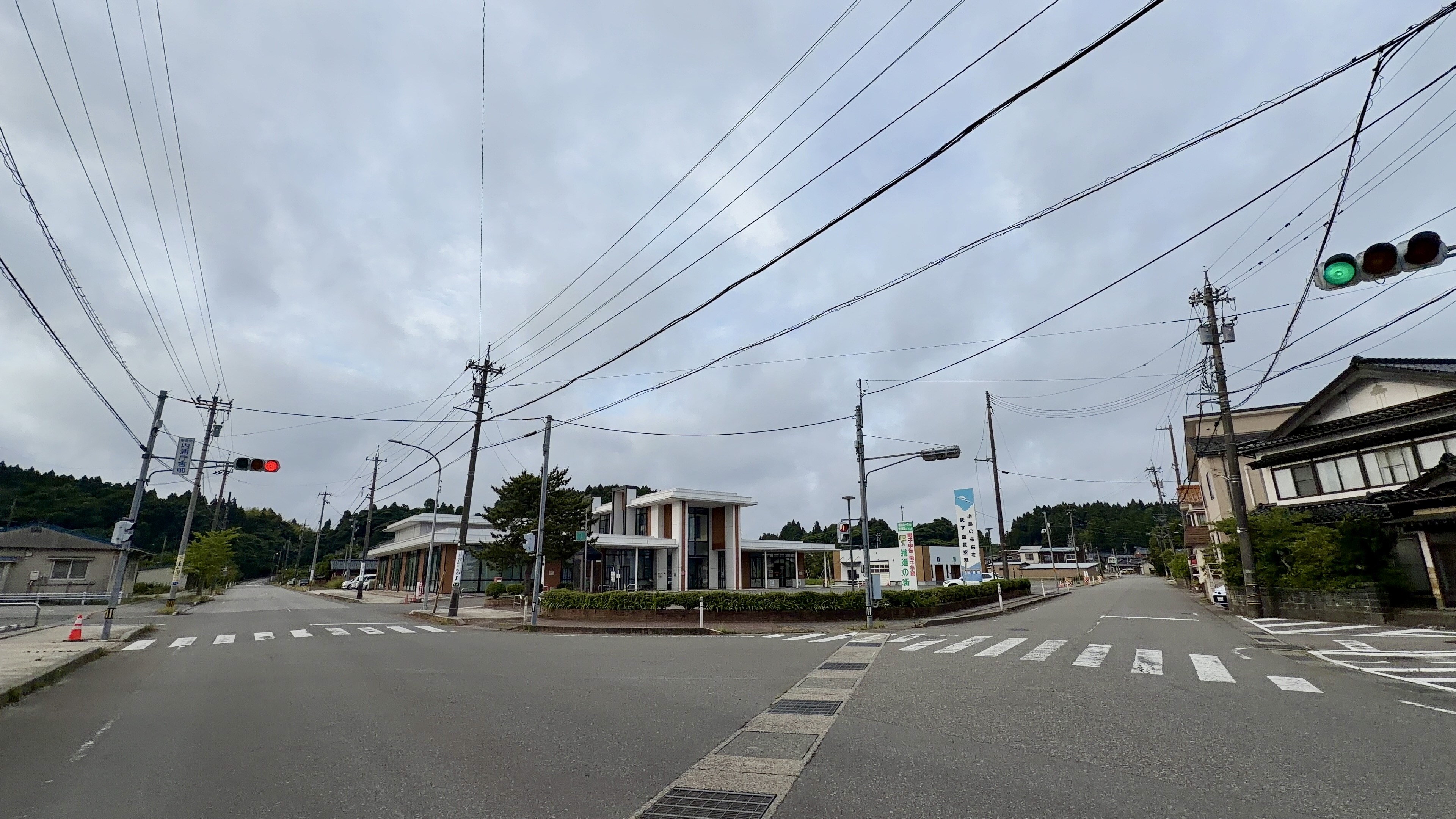 松波中心部の交差点